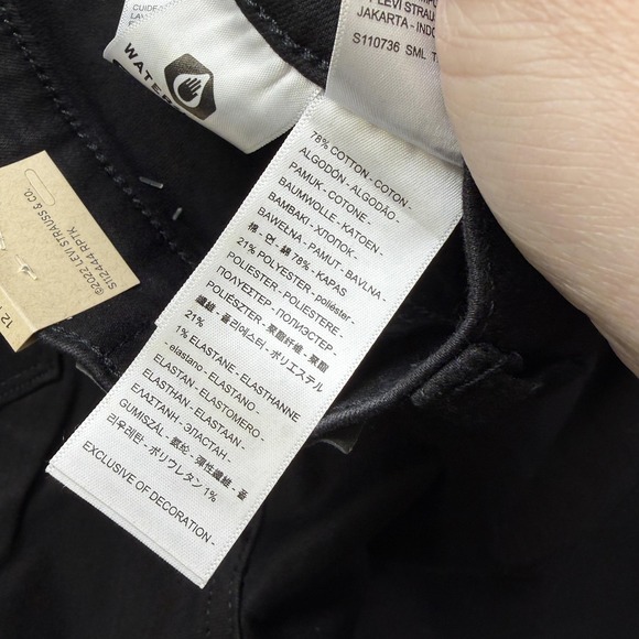 Levis 724 Jeans Womens 12 Black High Rise Slim Straight Hypersoft Stretch Denim - Picture 11 of 12